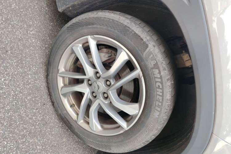 Used Nio ES6 2019 430 km Performance Version Right Front Wheel Hub