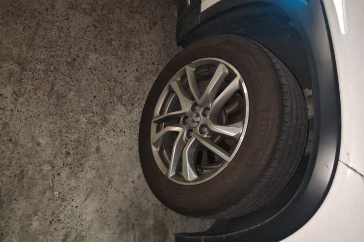 Used Nio ES6 2019 430 km Performance Version Right Front Wheel Hub