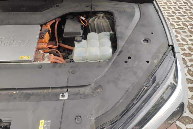 Used Nio ES6 2019 430 km Performance Version Engine Bay Left