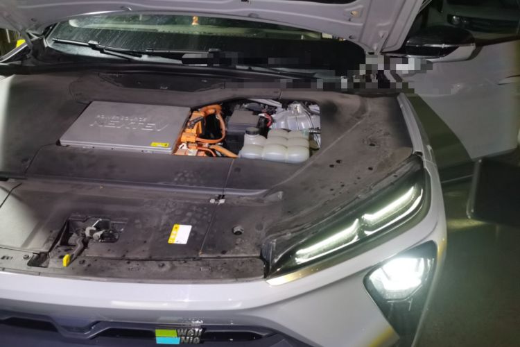 Used Nio ES6 2019 430 km Performance Version Engine Bay Left