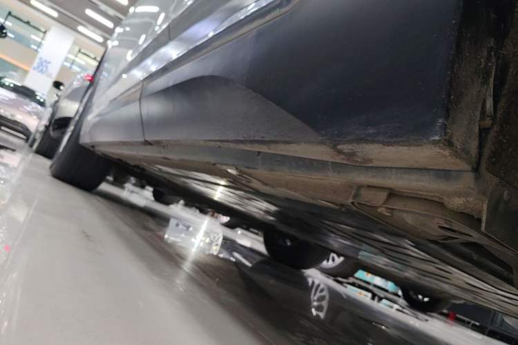 Used Nio ES6 2019 430 km Performance Version Left Side Sill