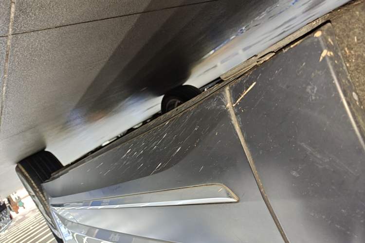 Used Nio ES6 2019 420 km Sport Version Left Side Sill