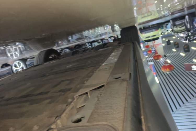 Used Nio ES6 2019 420 km Sport Version Left Side Sill