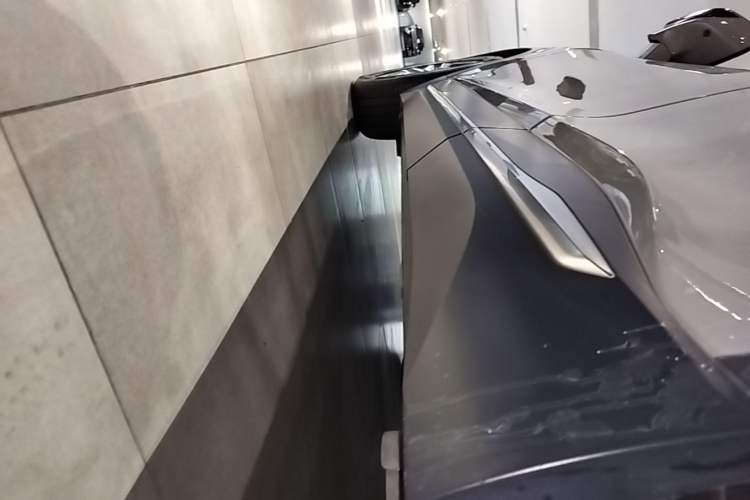 Used Nio ES6 2019 420 km Sport Version Left Side Sill