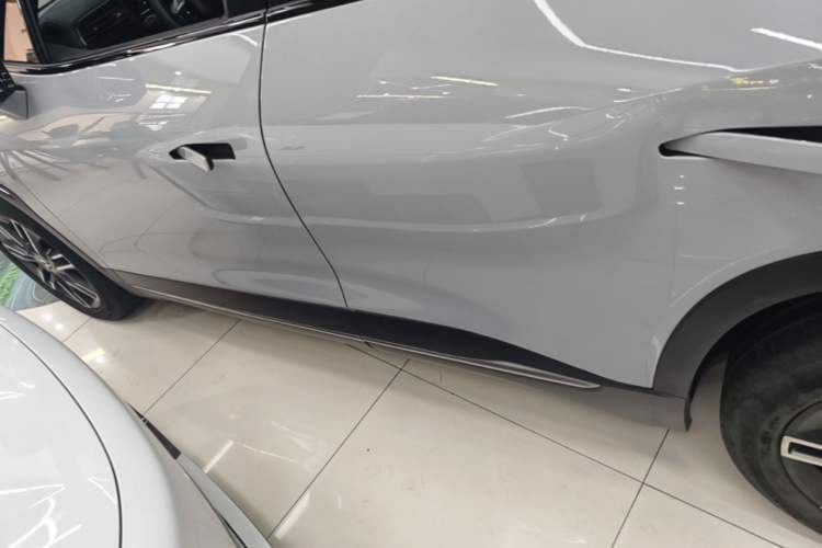 Used Nio ES6 2019 420 km Sport Version Left Side Sill
