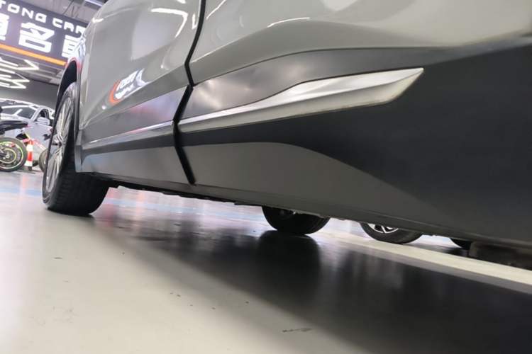 Used Nio ES6 2019 430KM First-Edition Commemorative Version Left Side Sill