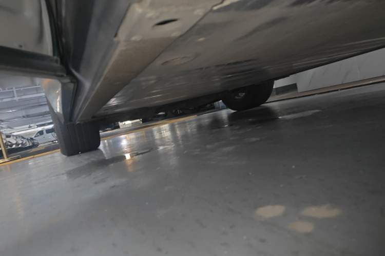 Used Nio ES6 2019 420 km Sport Version Left Side Sill