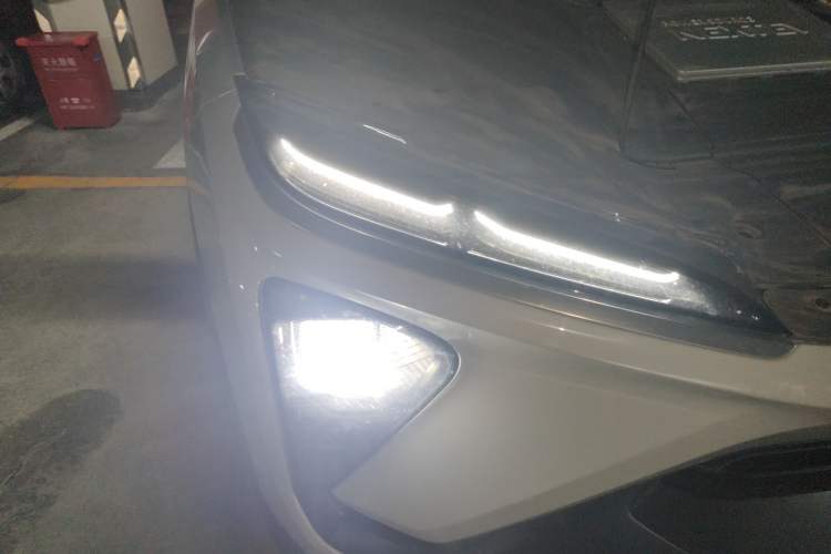 Used Nio ES6 2019 430 km Performance Version Right Front Headlight