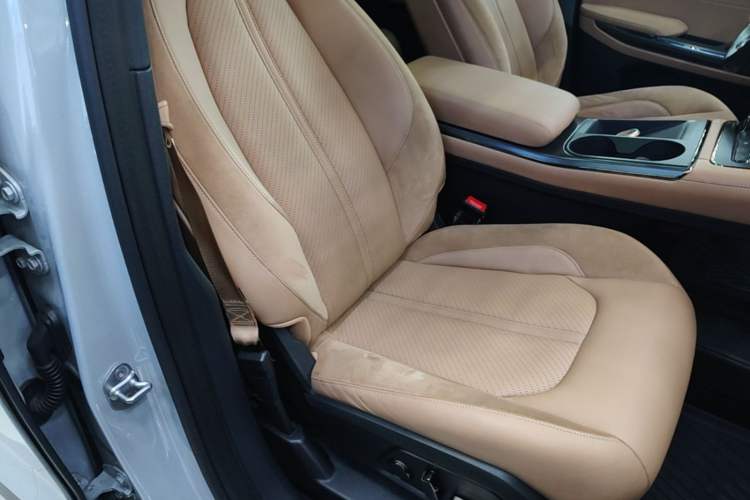 Used Nio ES6 2019 430 km Performance Version Right Front Seat