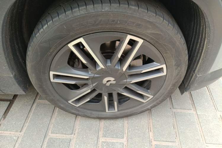 Used Nio ES6 2019 420 km Sport Version Right Front Wheel Hub