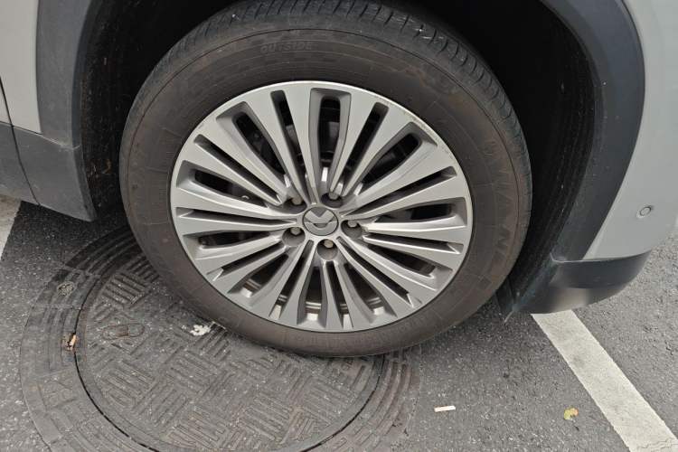 Used Nio ES6 2019 430 km Performance Version Right Front Wheel Hub