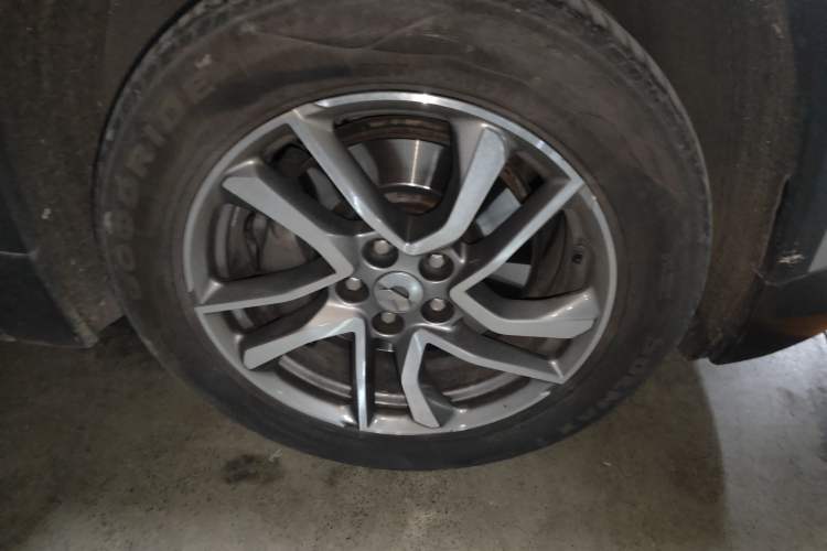 Used Nio ES6 2019 430 km Performance Version Right Front Wheel Hub