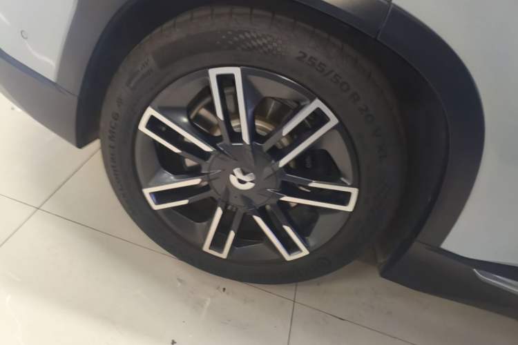 Used Nio ES6 2019 430 km Performance Version Right Rear Wheel Hub