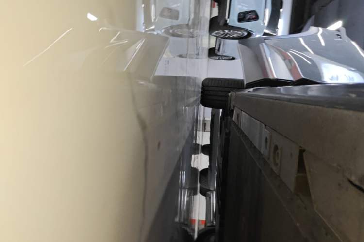 Used Nio ES6 2019 420 km Sport Version Right Side Sill
