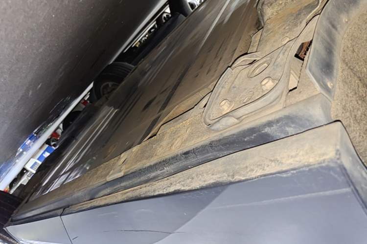Used Nio ES6 2019 420 km Sport Version Right Side Sill