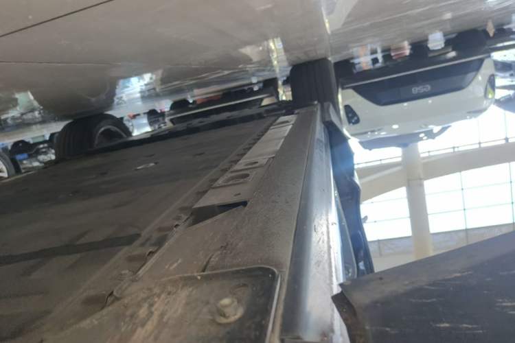 Used Nio ES6 2019 420 km Sport Version Right Side Sill