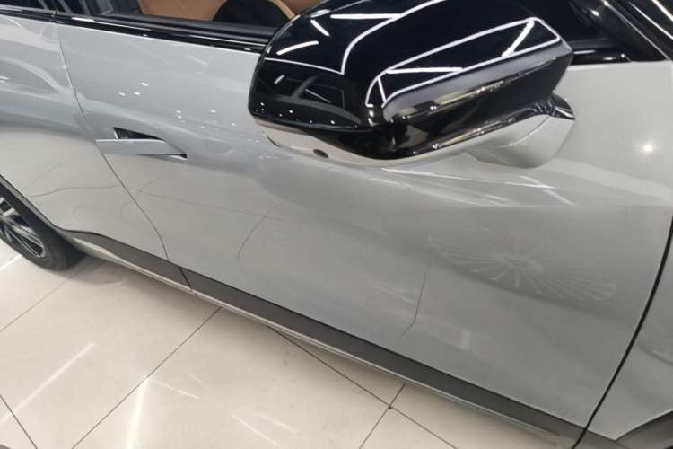 Used Nio ES6 2019 420 km Sport Version Right Side Sill
