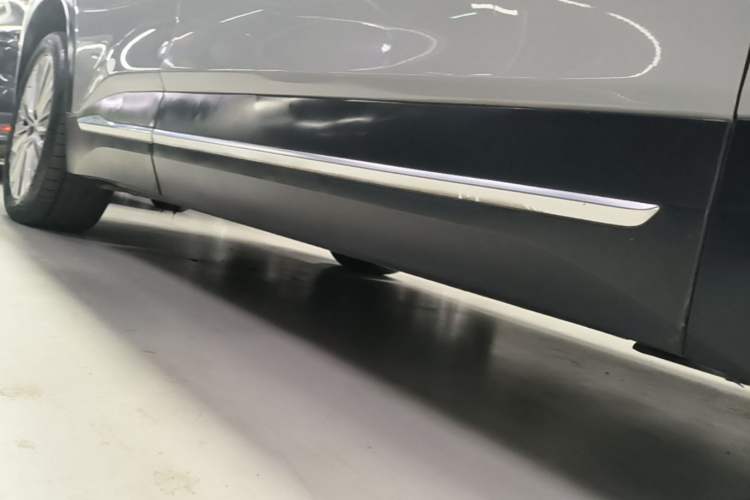 Used Nio ES6 2019 430KM First-Edition Commemorative Version Right Side Sill