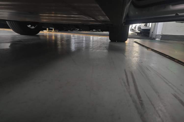 Used Nio ES6 2019 420 km Sport Version Right Side Sill