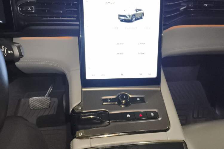 Used Nio ES6 2019 420 km Sport Version Audio And AC Panel
