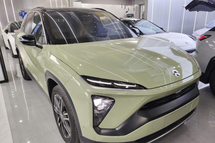 Used Nio ES6 2019 420 km Sport Version Front Right 45 Deg