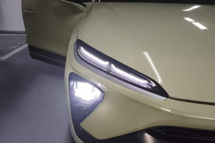 Used Nio ES6 2019 420 km Sport Version Right Front Headlight