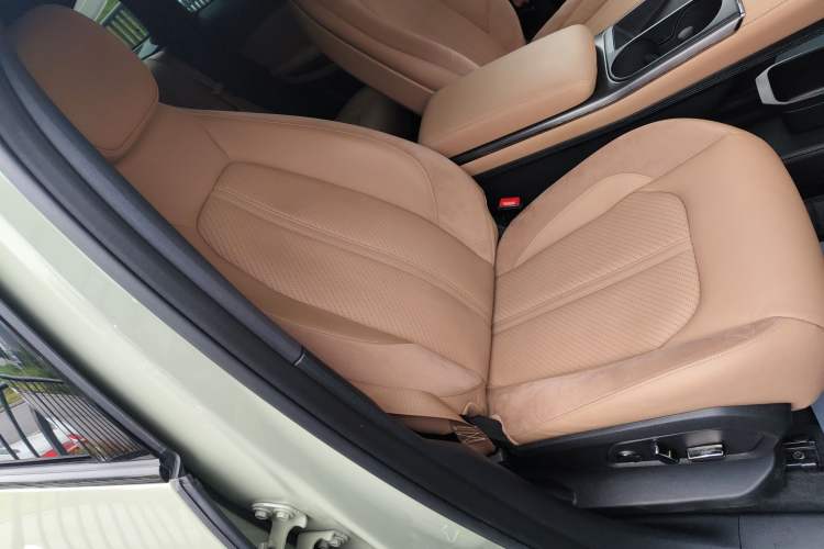 Used Nio ES6 2019 430 km Performance Version Right Front Seat