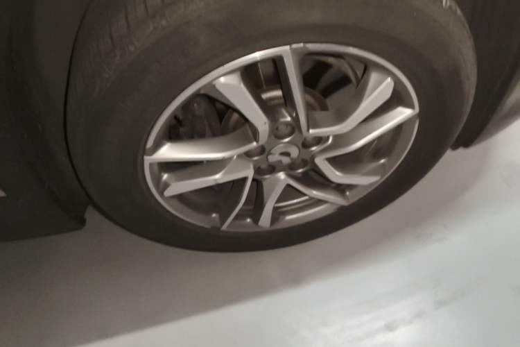 Used Nio ES6 2019 420 km Sport Version Right Front Wheel Hub