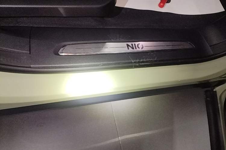 Used Nio ES6 2019 420 km Sport Version Right Side Sill