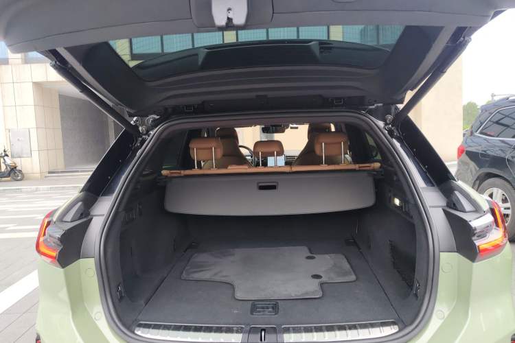 Used Nio ES6 2019 430 km Performance Version Trunk
