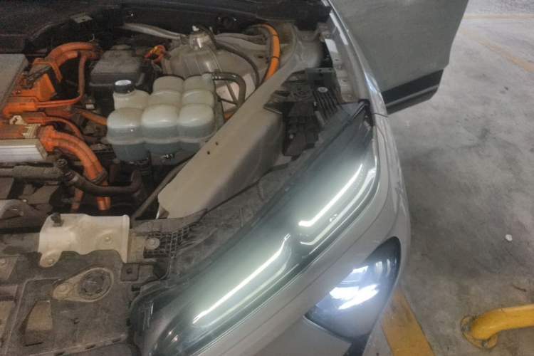 Used Nio ES6 2019 430 km Performance Version Engine Bay Left