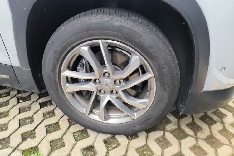 Used Nio ES6 2019 420 km Sport Version Right Front Wheel Hub