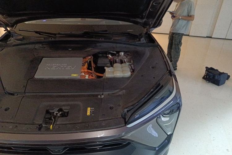 Used Nio ES6 2019 430KM First-Edition Commemorative Version Engine Bay Left