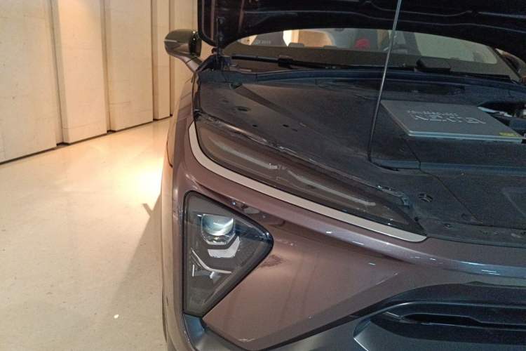 Used Nio ES6 2019 430KM First-Edition Commemorative Version Right Front Headlight