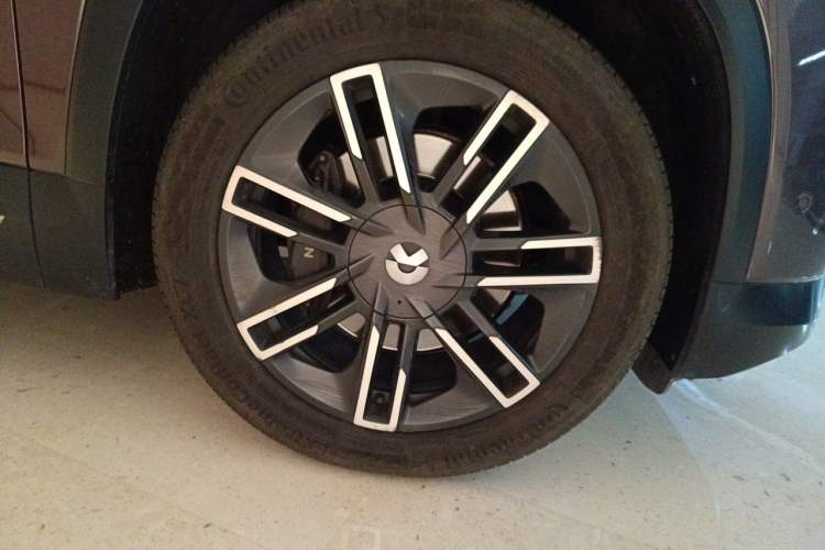 Used Nio ES6 2019 430KM First-Edition Commemorative Version Right Front Wheel Hub