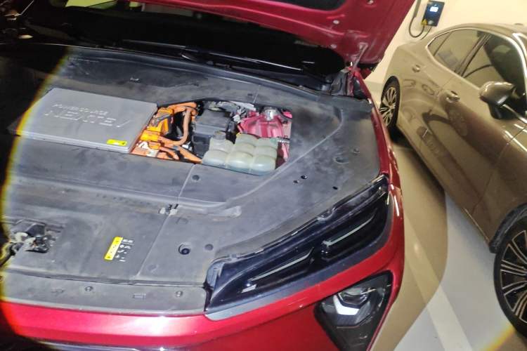 Used Nio ES6 2019 430KM First-Edition Commemorative Version Engine Bay Left