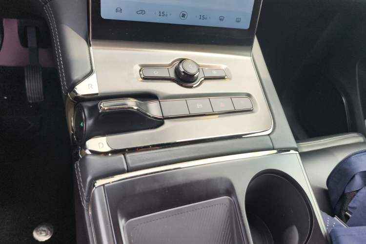 Used Nio ES6 2019 430KM First-Edition Commemorative Version Gear Lever