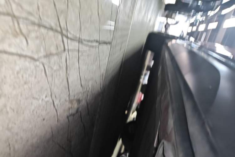 Used Nio ES6 2019 420 km Sport Version Left Side Sill