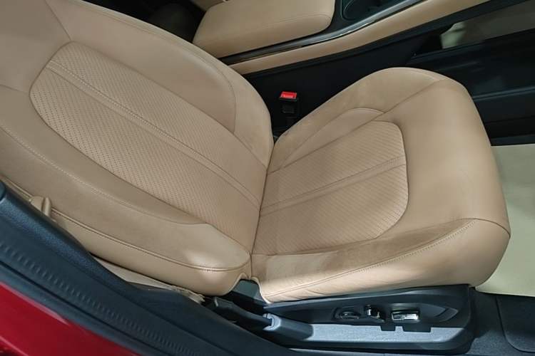 Used Nio ES6 2019 510 km Performance Version Right Front Seat