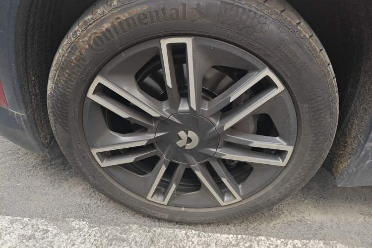 Used Nio ES6 2019 430 km Performance Version Right Front Wheel Hub