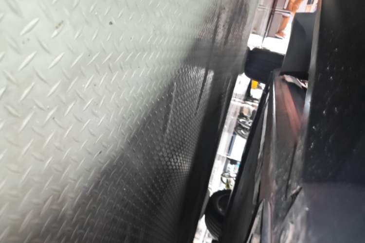 Used Nio ES6 2019 420 km Sport Version Right Side Sill