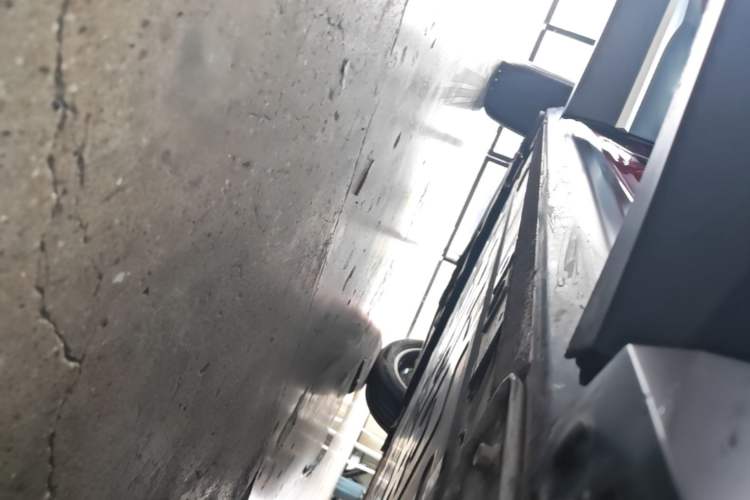 Used Nio ES6 2019 420 km Sport Version Right Side Sill