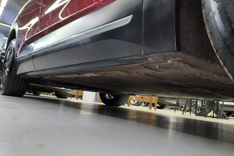 Used Nio ES6 2019 510 km Performance Version Right Side Sill