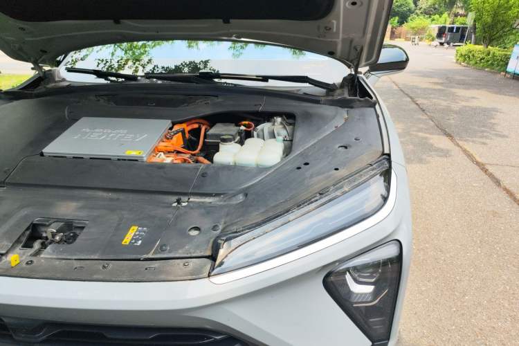 Used Nio ES6 2019 430 km Performance Version Engine Bay Left
