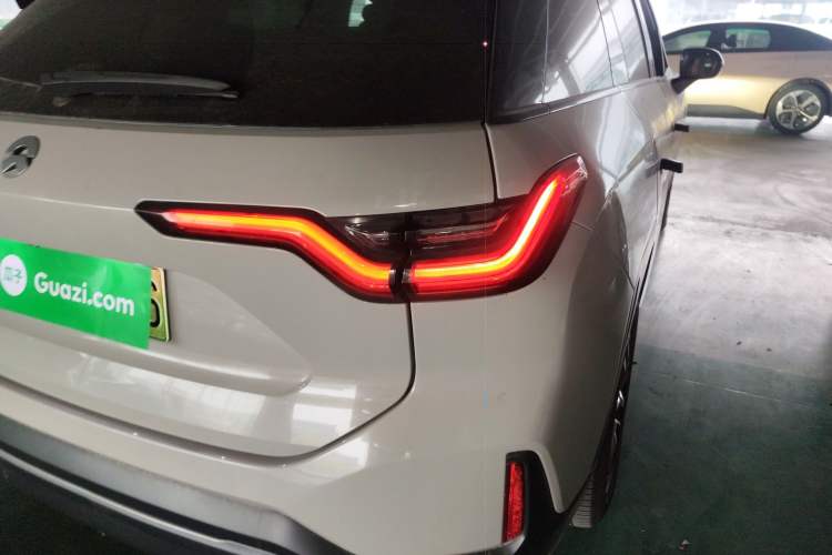 Used Nio ES6 2019 430 km Performance Version Exterior 3