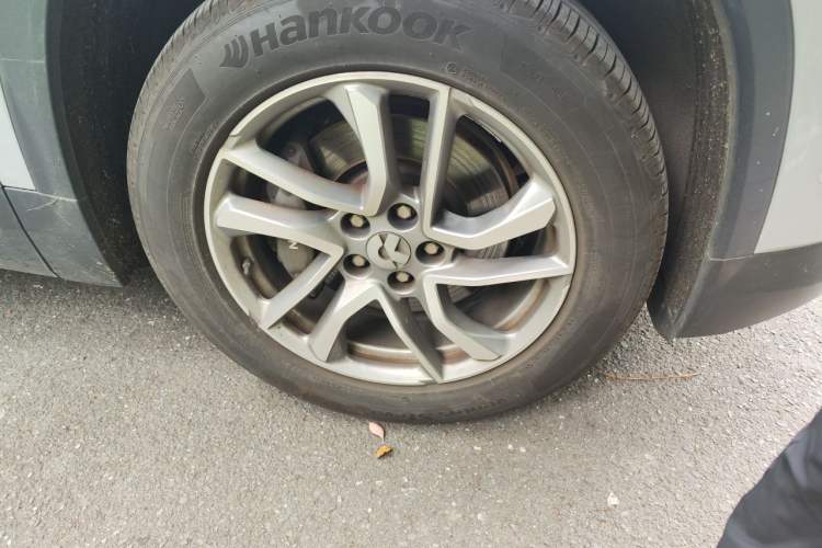 Used Nio ES6 2019 430 km Performance Version Right Front Wheel Hub