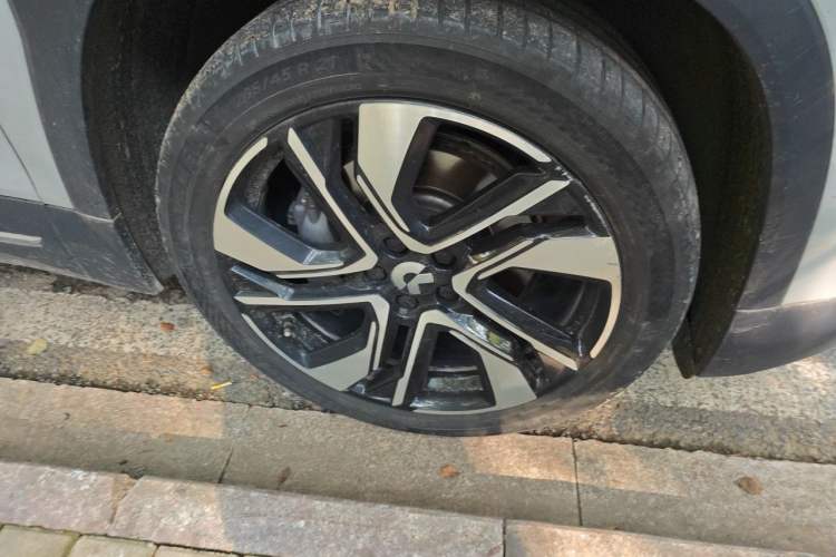 Used Nio ES6 2019 430KM First-Edition Commemorative Version Right Front Wheel Hub