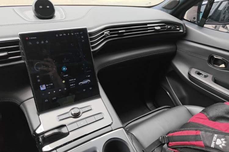 Used Nio ES6 2019 430KM First-Edition Commemorative Version Audio And AC Panel