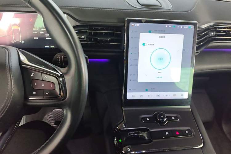 Used Nio ES6 2019 420 km Sport Version Audio And AC Panel