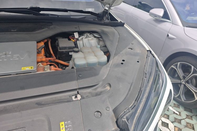 Used Nio ES6 2019 430 km Performance Version Engine Bay Left